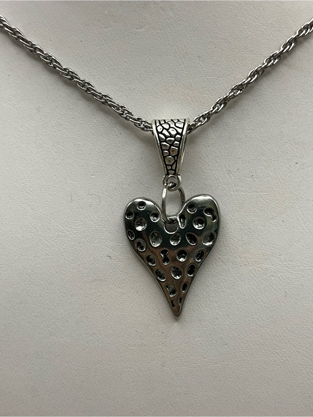 Hammered Silver Tone Heart Pendant Necklace | Textured Rope Chain